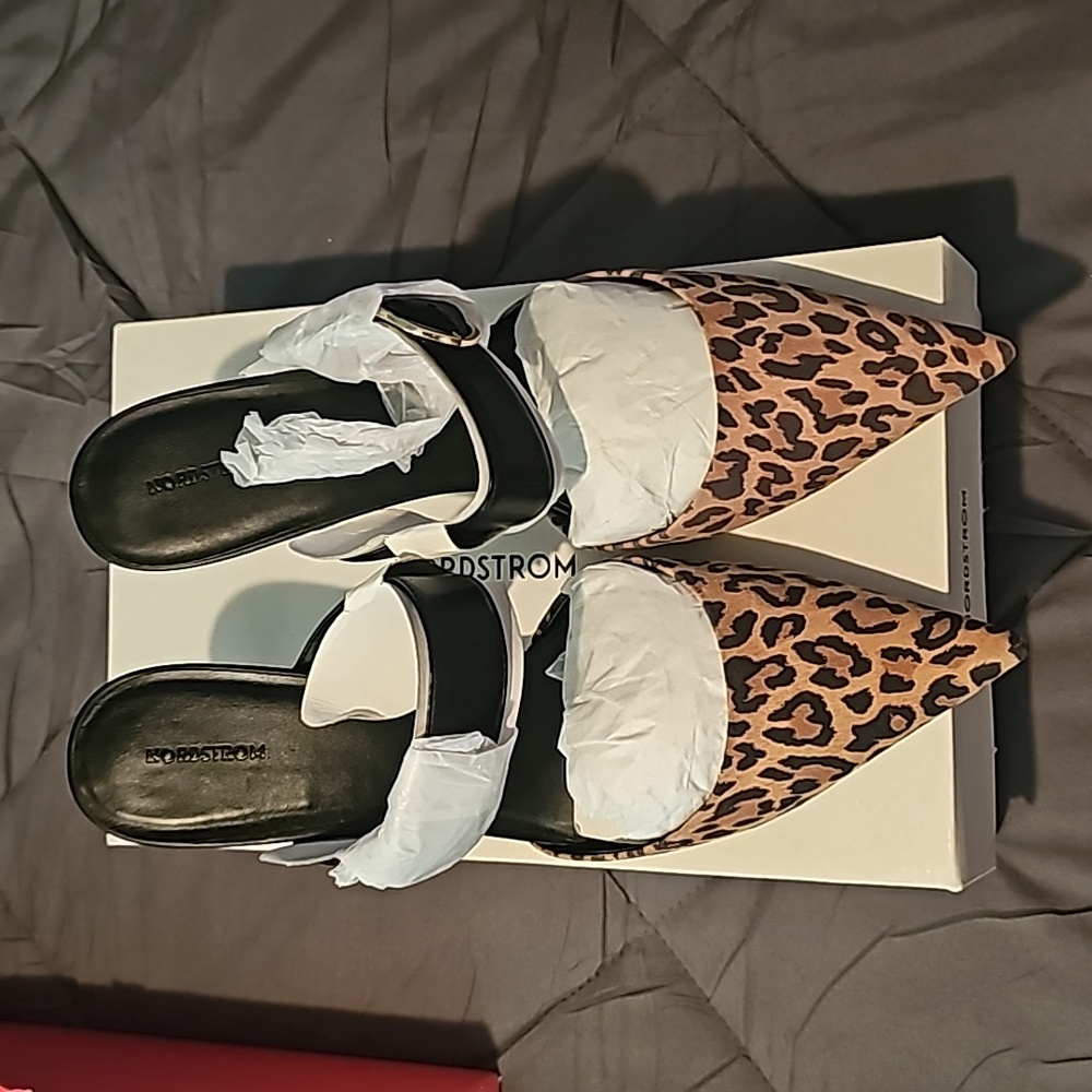 Notammi-Lea leaopard mule pumps Size 13
